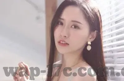 操丝袜人妻-操丝袜人妻，传统与现代交织的微妙情感